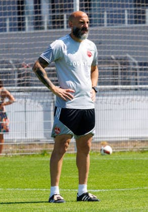 02.08.2026 - Fussball - Saison 2026 2027 - Testspiel Freundschaftsspiel Vorbereitungsspiel: 1. FC Nürnberg Nuernberg FCN ( Club ) - FSV Frankfurt - Sportfoto Zink DaMa - xdaxmax - Javier Pinola (Co-Trainer 1. FC Nürnberg FCN ) nachdenklich *** August 2, 2026 Soccer Season 2026–2027 Exhibition Match Friendly Match Preseason Match 1. FC Nürnberg FCN Club FSV Frankfurt Sports Photo Zink DaMa xdaxmax Javier Pinola Assistant Coach 1. FC Nürnberg FCN deep in thought