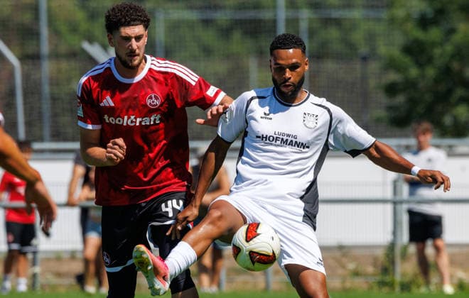 02.08.2026 - Fussball - Saison 2026 2027 - Testspiel Freundschaftsspiel Vorbereitungsspiel: 1. FC Nürnberg Nuernberg FCN ( Club ) - FSV Frankfurt - Sportfoto Zink DaMa - xdaxmax - Khalid Abu El Haija (44, 1. FC Nürnberg FCN ) Emmanuel McDonald (9, FSV Frankfurt ) *** August 2, 2026 Soccer Season 2026–2027 Exhibition Match Friendly Match Preseason Match 1 FC Nuremberg Nuremberg FCN Club FSV Frankfurt Sports Photo Zink DaMa xdaxmax Khalid Abu El Haija 44, 1 FC Nuremberg FCN Emmanuel McDonald 9, FSV Frankfurt
