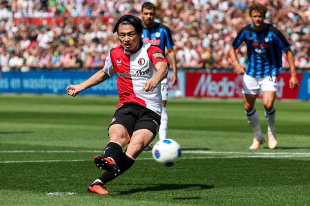 2026-08-02 Feyenoord v Atalanta Bergamo - Pre Season Friendly ROTTERDAM, NETHERLANDS - AUGUST 2: Ayase Ueda of Feyenoord shoots to score from the penalty stip during the Pre Season Friendly match between Feyenoord and Atalanta Bergamo at Stadion Feijenoord on August 2, 2026 in Rotterdam, Netherlands. Rotterdam Stadion Feijenoord Netherlands Content not available for redistribution in The Netherlands directly or indirectly through any third parties. Copyright: xHansxvanxderxValkx