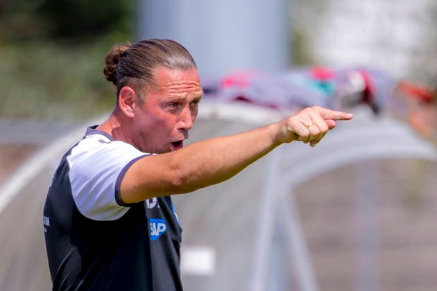 Ingolstadt, Deutschland 02. August 2026: 2. BL - Frauen - 2026 2027 - Sp. 1 - FC Ingolstadt 04 gegen 1. FFC Turbine Potsdam Im Bild: Trainer Steen Gravgaard (1.FFC) gestikuliert auf dem Spielfeld. DFL DFB regulations prohibit any use of photographs as image sequences and or quasi-video ESV-Stadion Bayern *** Ingolstadt, Germany August 2, 2026 Women’s 2nd Bundesliga 2026–2027 Match 1: FC Ingolstadt 04 vs. 1 FFC Turbine Potsdam Pictured: 1 FFC coach Steen Gravgaard gesturing on the field. DFL and DFB regulations prohibit any use of photographs as image sequences and or quasi-video. ESV Stadion Bayern Copyright: xFotostandx xSchäferx