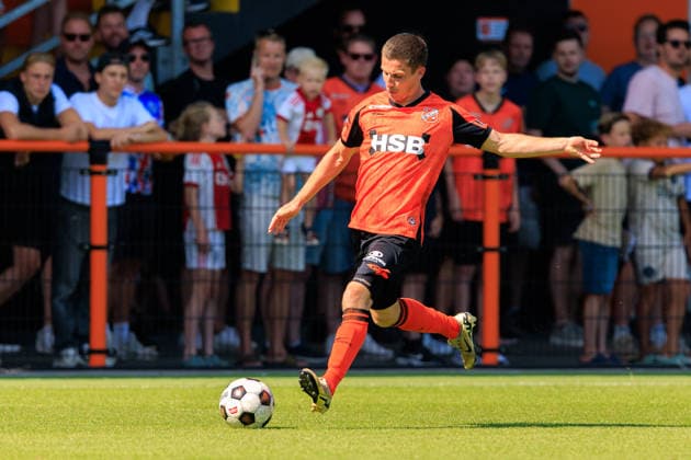 FC Volendam v AFC Ajax - Pre Season Friendly VOLENDAM, NETHERLANDS - AUGUST 2: Nick Doodeman of FC Volendam during the Pre Season Friendly match between FC Volendam and AFC Ajax at Kras Stadion on August 2, 2026 in Volendam, Netherlands. Volendam Kras Stadion Netherlands Content not available for redistribution in The Netherlands directly or indirectly through any third parties. Copyright: xMarcelxvanxPlateringenx