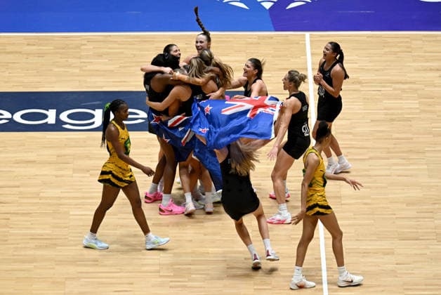 COM26 NETBALL, Silver Ferns players react after winning the Gold Medal Netball match between New Zealand and Jamaica during the Glasgow 2026 Commonwealth Games at The Hydro in Glasgow, Scotland, Sunday, August 2, 2026. ( NO ARCHIVING, EDITORIAL USE ONLY Glasgow Scotland United Kingdom  Copyright: xLUKASxCOCHx 20260802132157794167