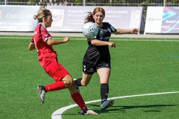 Frauenfussball in Essen ** NUR FÜR REDAKTIONELLE ZWECKE ** EDITORIAL USE ONLY **<p>Kimberly Oertgen vom ETB Schwarz-Weiß Essen im Spiel gegen den SV Fortuna Bottrop Frauen. Das Testspiel, ETB Schwarz-Weiß Essen gegen die SV Fortuna Bottrop Frauen, am 02.08. 2026 im Stadion Uhlenkrug, Am Uhlenkrug 40 endete 5:2. Michael Gohl FUNKE Foto Services< p> Deutschland Nordrhein-Westfalen Essen Copyright: MichaelxGohl *** Women s Soccer in Essen ** FOR EDITORIAL USE ONLY ** EDITORIAL USE ONLY ** p Kimberly Oertgen of ETB Schwarz Weiß Essen in the match against SV Fortuna Bottrop Women. The friendly match between ETB Schwarz Weiß Essen and SV Fortuna Bottrop Women took place on August 2, 2026, at Uhlenkrug Stadium, Am Uhlenkrug 40, ended 5–2. Michael Gohl, FUNKE Photo Services. p Sports, Germany, North Rhine-Westphalia, Essen. Copyright MichaelxGohl Copyright: MichaelxGohl doc86zgnk6g1mhbu369hz4 ,EDITORIAL USE ONLY