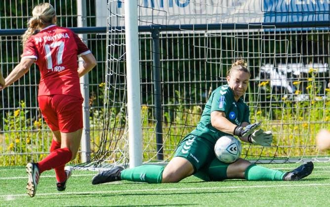 Frauenfussball in Essen ** NUR FÜR REDAKTIONELLE ZWECKE ** EDITORIAL USE ONLY **<p>Ada Julie Hapke vom ETB Schwarz-Weiß Essen im Spiel gegen die SV Fortuna Bottrop Frauen. Das Testspiel, ETB Schwarz-Weiß Essen gegen die SV Fortuna Bottrop Frauen, am 02.08. 2026 im Stadion Uhlenkrug, Am Uhlenkrug 40 endete 5:2. Michael Gohl FUNKE Foto Services< p> Deutschland Nordrhein-Westfalen Essen Copyright: MichaelxGohl *** Women s Soccer in Essen ** FOR EDITORIAL USE ONLY ** EDITORIAL USE ONLY ** p Ada Julie Hapke of ETB Schwarz Weiß Essen in the match against SV Fortuna Bottrop Women. The friendly match between ETB Schwarz Weiß Essen and SV Fortuna Bottrop Women took place on August 2, 2026, at Uhlenkrug Stadium, Am Uhlenkrug 40, ended 5–2. Michael Gohl, FUNKE Photo Services p Sports Germany North Rhine-Westphalia Essen. Copyright MichaelxGohl Copyright: MichaelxGohl doc86zgnhaa6ys1a4z3rfve ,EDITORIAL USE ONLY