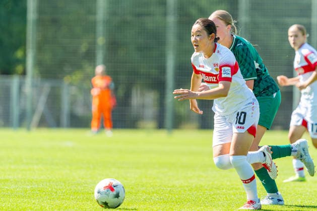 Testspiel: VfB Stuttgart vs. SpVgg Greuther Fürth; 02.08.2026 Stuttgart, GERMANY - 02. August 2026: Haruka Osawa (VfB Stuttgart, 10) im Zweikampf während dem Testspiel zwischen dem VfB Stuttgart und dem SpVgg Greuther Fürth auf dem Sportgelände des Clubzentrum des VfB Stuttgart. *** Friendly Match: VfB Stuttgart vs. SpVgg Greuther Fürth, August 2, 2026, Stuttgart, GERMANY August 2, 2026 Haruka Osawa VfB Stuttgart, No. 10 in a tackle during the friendly match between VfB Stuttgart and SpVgg Greuther Fürth at the sports complex of the VfB Stuttgart Club Center Copyright: xBEAUTIFULxSPORTS Steinx