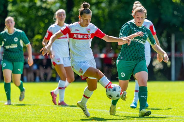 Testspiel: VfB Stuttgart vs. SpVgg Greuther Fürth; 02.08.2026 Stuttgart, GERMANY - 02. August 2026: Nicole Billa (VfB Stuttgart, 26) im Zweikampf während dem Testspiel zwischen dem VfB Stuttgart und dem SpVgg Greuther Fürth auf dem Sportgelände des Clubzentrum des VfB Stuttgart. *** Friendly Match: VfB Stuttgart vs. SpVgg Greuther Fürth, August 2, 2026, Stuttgart, GERMANY August 2, 2026 Nicole Billa VfB Stuttgart, 26, in a tackle during the friendly match between VfB Stuttgart and SpVgg Greuther Fürth at the sports complex of the VfB Stuttgart Club Center Copyright: xBEAUTIFULxSPORTS Steinx