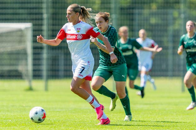 Testspiel: VfB Stuttgart vs. SpVgg Greuther Fürth; 02.08.2026 Stuttgart, GERMANY - 02. August 2026: Dafina Redzepi (VfB Stuttgart, 7) im Zweikampf während dem Testspiel zwischen dem VfB Stuttgart und dem SpVgg Greuther Fürth auf dem Sportgelände des Clubzentrum des VfB Stuttgart. *** Friendly Match: VfB Stuttgart vs. SpVgg Greuther Fürth, August 2, 2026, Stuttgart, GERMANY August 2, 2026 Dafina Redzepi of VfB Stuttgart, No. 7, in a tackle during the friendly match between VfB Stuttgart and SpVgg Greuther Fürth at the sports complex of the VfB Stuttgart Club Center Copyright: xBEAUTIFULxSPORTS Steinx