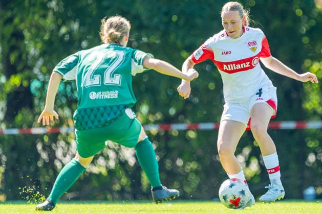 Testspiel: VfB Stuttgart vs. SpVgg Greuther Fürth; 02.08.2026 Stuttgart, GERMANY - 02. August 2026: Katharina Schäfer (VfB Stuttgart, 4) im Zweikampf während dem Testspiel zwischen dem VfB Stuttgart und dem SpVgg Greuther Fürth auf dem Sportgelände des Clubzentrum des VfB Stuttgart. *** Friendly Match: VfB Stuttgart vs. SpVgg Greuther Fürth, August 2, 2026, Stuttgart, GERMANY August 2, 2026 Katharina Schäfer VfB Stuttgart, No. 4 in a tackle during the friendly match between VfB Stuttgart and SpVgg Greuther Fürth at the sports complex of the VfB Stuttgart Club Center Copyright: xBEAUTIFULxSPORTS Steinx