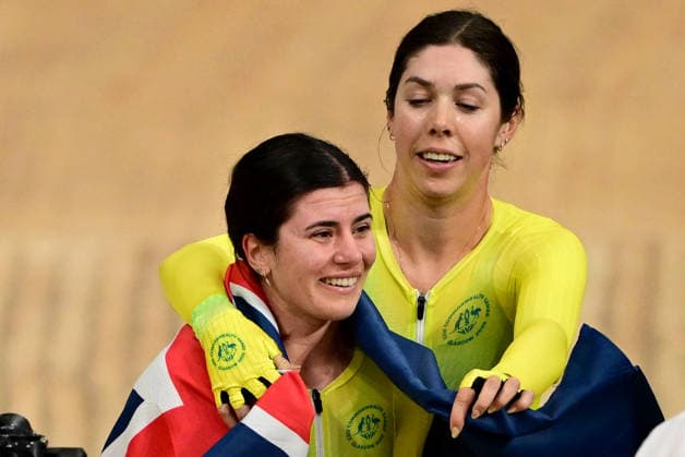 COM26 Track cycling, Rad, Radsport, Bahnrad, Bahn Alyssa Polites of Australia (L) celebrates with Georgia Baker of Australia after winning the Women™s Elimination Race Final during the Glasgow 2026 Commonwealth Games Track Cycling at the Sir Chris Hoy Velodrome in Glasgow, Scotland, Sunday, August 2, 2026. ( NO ARCHIVING, EDITORIAL USE ONLY Glasgow Scotland United Kingdom  Copyright: xDEANxLEWINSx 20260803158718057217