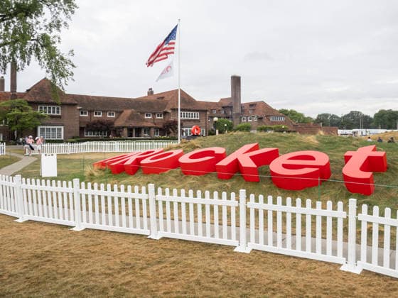 DETROIT, MI - AUGUST 02: A general view of the clubhouse with the Rocket Classic logo in front before the final round of the Rocket Classic at Detroit Golf Club on August 02, 2026, in Detroit, Michigan. (Photo by Joseph Weiser Icon Sportswire) GOLF: AUG 02 PGA, Golf Herren Rocket Classic EDITORIAL USE ONLY Icon260802002
