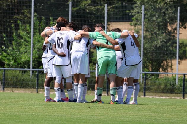 Teamkreis Vfl Sindelfingen Benefizspiel. Darmsheim, Fußball, Sindelfingen Eibner-Pressefoto Noah Schubert Benefizspiel. Darmsheim, Fußball, Sindelfingen Darmsheim *** Vfl Sindelfingen Team Photo: Charity Match in Darmsheim, Soccer, Sindelfingen Eibner Press Photo: Noah Schubert Charity Match in Darmsheim, Soccer, Sindelfingen Darmsheim Copyright: xEibner-Pressefotox NoahxSchubertx EP_hec