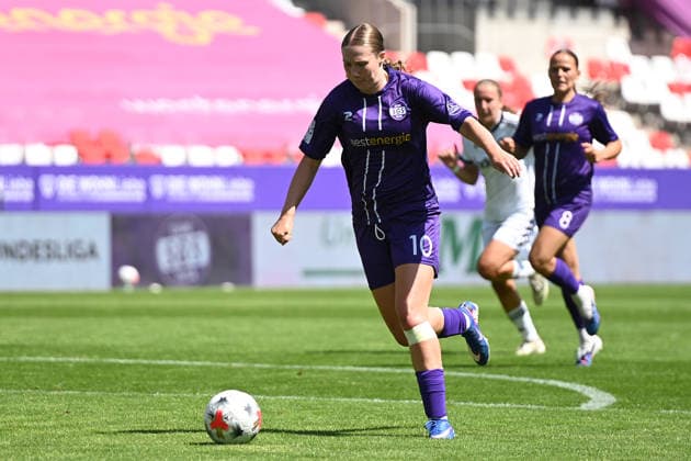 Laura Bröring 2. Bundesliga Frauen SGS Essen Eintracht Frankfurt II 02.08.2026 Laura Bröring (SGS Essen), 2. Bundesliga der Frauen, 01. Spieltag, SGS Essen gegen Eintracht Frankfurt II am 02. August 2026 im Stadion an der Hafenstraße, Essen. Endstand 3:1, vor 1.021 Zuschauern *** Laura Bröring, Women s 2nd Bundesliga: SGS Essen vs. Eintracht Frankfurt II, August 2, 2026; Laura Bröring, SGS Essen, Women s 2nd Bundesliga, Matchday 1, SGS Essen vs. Eintracht Frankfurt II on August 2, 2026, at the Stadion an der Hafenstraße in Essen. Final score: 3–1, in front of 1,021 spectators