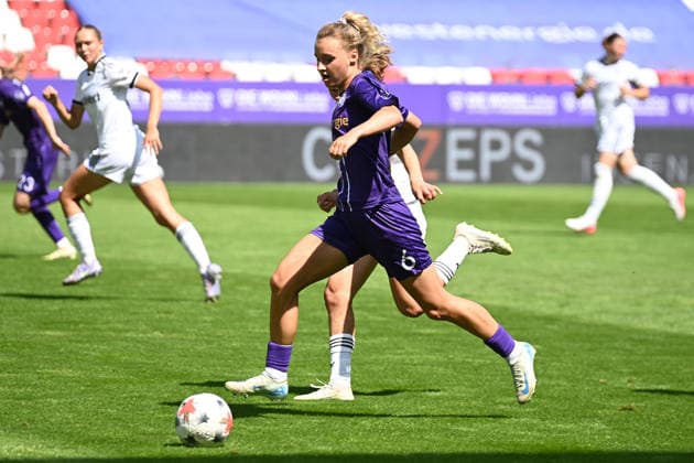 Jule Schnieder 2. Bundesliga Frauen SGS Essen Eintracht Frankfurt II 02.08.2026 Jule Schnieder (SGS Essen), 2. Bundesliga der Frauen, 01. Spieltag, SGS Essen gegen Eintracht Frankfurt II am 02. August 2026 im Stadion an der Hafenstraße, Essen. Endstand 3:1, vor 1.021 Zuschauern *** Jule Schnieder, Women s 2. Bundesliga: SGS Essen vs. Eintracht Frankfurt II, August 2, 2026; Jule Schnieder, SGS Essen, Women s 2. Bundesliga, Matchday 1, SGS Essen vs. Eintracht Frankfurt II on August 2, 2026, at the Stadion an der Hafenstraße, Essen; final score 3–1, in front of 1,021 spectators