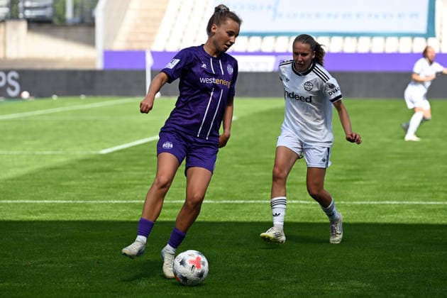 Jule Schnieder 2. Bundesliga Frauen SGS Essen Eintracht Frankfurt II 02.08.2026 Jule Schnieder (SGS Essen), 2. Bundesliga der Frauen, 01. Spieltag, SGS Essen gegen Eintracht Frankfurt II am 02. August 2026 im Stadion an der Hafenstraße, Essen. Endstand 3:1, vor 1.021 Zuschauern *** Jule Schnieder, Women s 2. Bundesliga: SGS Essen vs. Eintracht Frankfurt II, August 2, 2026; Jule Schnieder, SGS Essen, Women s 2. Bundesliga, Matchday 1, SGS Essen vs. Eintracht Frankfurt II on August 2, 2026, at the Stadion an der Hafenstraße, Essen; final score 3–1, in front of 1,021 spectators
