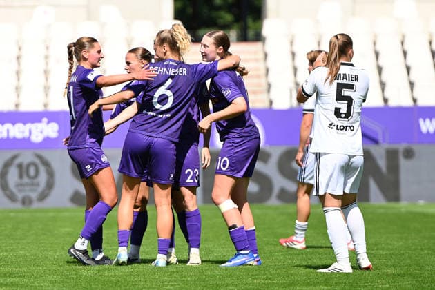 Torjubel SGS Essen 2. Bundesliga Frauen SGS Essen Eintracht Frankfurt II 02.08.2026 Torjubel SGS Essen, 2. Bundesliga der Frauen, 01. Spieltag, SGS Essen gegen Eintracht Frankfurt II am 02. August 2026 im Stadion an der Hafenstraße, Essen. Endstand 3:1, vor 1.021 Zuschauern *** Goal Celebration: SGS Essen, Women s 2. Bundesliga, SGS Essen vs. Eintracht Frankfurt II, August 2, 2026 Goal Celebration: SGS Essen, Women s 2. Bundesliga, Matchday 1, SGS Essen vs. Eintracht Frankfurt II on August 2, 2026, at the Stadion an der Hafenstraße in Essen; final score 3–1, in front of 1,021 spectators