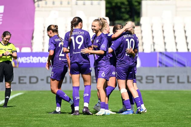 Torjubel SGS Essen 2. Bundesliga Frauen SGS Essen Eintracht Frankfurt II 02.08.2026 Torjubel SGS Essen, 2. Bundesliga der Frauen, 01. Spieltag, SGS Essen gegen Eintracht Frankfurt II am 02. August 2026 im Stadion an der Hafenstraße, Essen. Endstand 3:1, vor 1.021 Zuschauern *** Goal Celebration: SGS Essen, Women s 2. Bundesliga, SGS Essen vs. Eintracht Frankfurt II, August 2, 2026 Goal Celebration: SGS Essen, Women s 2. Bundesliga, Matchday 1, SGS Essen vs. Eintracht Frankfurt II on August 2, 2026, at the Stadion an der Hafenstraße in Essen; final score 3–1, in front of 1,021 spectators