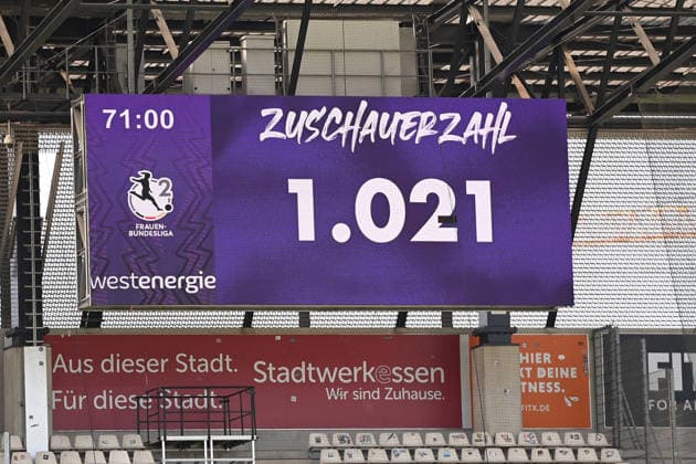 Zuschauerzahl 2. Bundesliga Frauen SGS Essen Eintracht Frankfurt II 02.08.2026 Zuschauerzahl, 2. Bundesliga der Frauen, 01. Spieltag, SGS Essen gegen Eintracht Frankfurt II am 02. August 2026 im Stadion an der Hafenstraße, Essen. Endstand 3:1, vor 1.021 Zuschauern *** Attendance: Women s 2. Bundesliga, SGS Essen vs. Eintracht Frankfurt II, August 2, 2026; Attendance, Women s 2. Bundesliga, Matchday 1, SGS Essen vs. Eintracht Frankfurt II on August 2, 2026, at the Stadion an der Hafenstraße in Essen. Final score: 3–1, in front of 1,021 spectators
