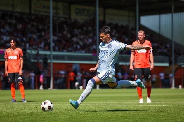 VOLENDAM - Marcos Leonardo scores the 2-0 during the friendly match between FC Volendam and AFC Ajax at the Kras Stadium on August 2, 2026 in Volendam, the Netherlands. SONNY LENSEN ANP Friendly 2026 27 xVIxANPxSportx xxANPxIVx 564757316 originalFilename: 564757316.jpg