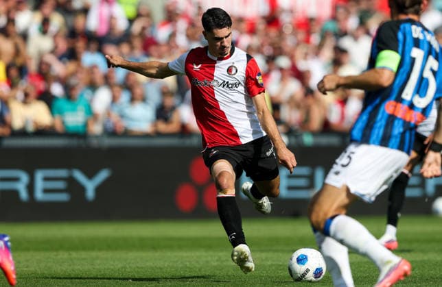 2026-08-02 Feyenoord v Atalanta Bergamo - Pre Season Friendly ROTTERDAM, NETHERLANDS - AUGUST 2: Shaqueel van Persie of Feyenoord shoots the ball during the Pre Season Friendly match between Feyenoord and Atalanta Bergamo at Stadion Feijenoord on August 2, 2026 in Rotterdam, Netherlands. Rotterdam Stadion Feijenoord Netherlands Content not available for redistribution in The Netherlands directly or indirectly through any third parties. Copyright: xHansxvanxderxValkx