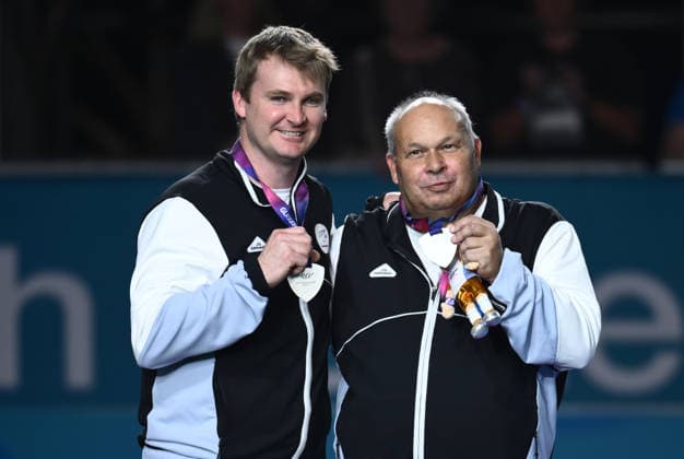 COM26 BOWLS, Silver medalists Kurt Smith and Mark Noble pose during the medal ceremony for the Para Mens Pairs B6-B8 Gold Medal match between Australia and New Zealand during the Glasgow 2026 Commonwealth Games at SEC Centre Hall 3 in Glasgow, Scotland, Sunday, August 2, 2026. ( NO ARCHIVING, EDITORIAL USE ONLY Glasgow Scotland United Kingdom  Copyright: xJOELxCARRETTx 20260803196929961509
