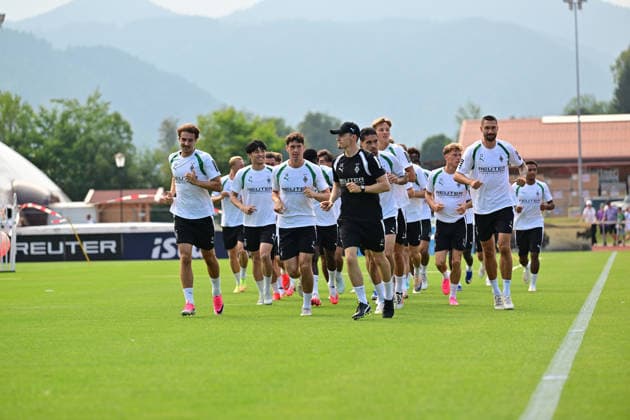 02.08.2026; Rottach-Egern; Fussball, Herren, Saison 2026 2027, Trainingslager Borussia Moenchengladbach Lockerer Aufgalopp zu Trainingsbeginn DFL regulations prohibit any use of photographs as image sequences and or quasi-video. Stadion Am Birkenmoos Bayern Deutschland *** August 2, 2026 Rottach Egern Soccer, Men s, 2026–2027 Season, Borussia Mönchengladbach Training Camp A relaxed start to training DFL regulations prohibit any use of photographs as image sequences and or quasi-video Am Birkenmoos Stadium, Bavaria, Germany