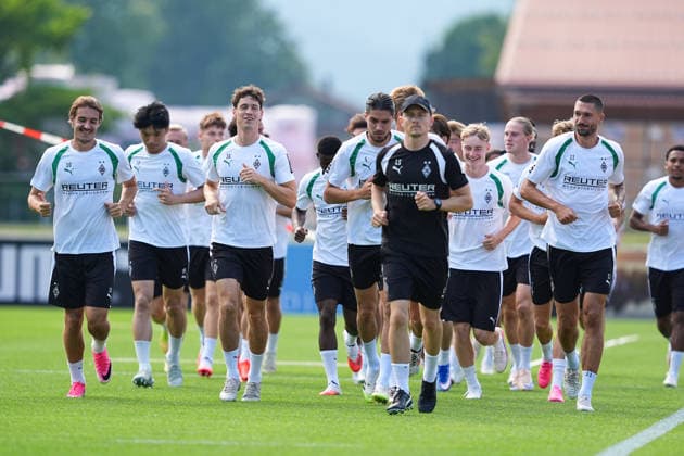 02.08.2026, xydrx, Fußball, Trainingslager, Borussia Mönchengladbach, Saison 2026 2027, Stadion am Birkenmoos: Die Spieler von Borussia Moenchengladbach laufen sich warm DFB regulations prohibit any use of photographs as image sequences and or quasi-video. *** August 2, 2026, xydrx, soccer, training camp, Borussia Mönchengladbach, 2026–2027 season, Stadion am Birkenmoos: Borussia Mönchengladbach players are warming up. DFB regulations prohibit any use of photographs as image sequences and or quasi-video. Copyright: HMBxMedia YannisxDreimann