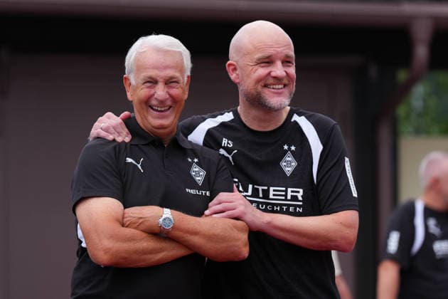 02.08.2026, xydrx, Fußball, Trainingslager, Borussia Mönchengladbach, Saison 2026 2027, Stadion am Birkenmoos: Rainer Bonhof (Präsident Borussia Moenchengladbach) lachend mit Rouven Schroeder (Sportchef Borussia Moenchengladbach) DFB regulations prohibit any use of photographs as image sequences and or quasi-video. *** August 2, 2026, xydrx, soccer, training camp, Borussia Mönchengladbach, 2026–2027 season, Birkenmoos Stadium: Rainer Bonhof, President of Borussia Mönchengladbach, laughing with Rouven Schroeder, Sporting Director of Borussia Mönchengladbach. DFB regulations prohibit any use of photographs as image sequences and or quasi-video. Copyright: HMBxMedia YannisxDreimann