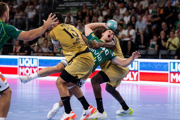 Elias NEWEL (FRISCH AUF! Goeppingen, 40) erzielt ein Tor, Aktion, Torwurf GER, FRISCH AUF! Goeppingen vs. Sporting Lissabon, Handball, Testspiel Vorbereitung, Spielzeit 2026 2027, 02.08.2026, GER, FRISCH AUF! Goeppingen vs. Sporting Lissabon, Handball, Testspiel Vorbereitung, Spielzeit 2026 2027, 02.08.2026, Neu-Ulm *** Elias NEWEL FRISCH AUF Goeppingen, 40, scores a goal, play, shot on goal GER, FRISCH AUF Goeppingen vs. Sporting Lisbon, handball, preseason friendly, 2026–2027 season, August 2, 2026, GER, FRISCH AUF Goeppingen vs. Sporting Lisbon, handball, preseason friendly, 2026–2027 season, August 2, 2026, Neu Ulm Copyright: xEibnerxPressefoto OliverxSchmidtx EP_OST