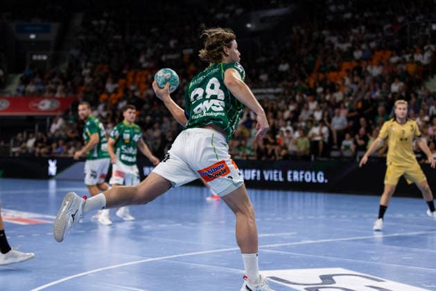 Franko LASTRO (FRISCH AUF! Goeppingen, 28) erzielt ein Tor, Aktion, Torwurf GER, FRISCH AUF! Goeppingen vs. Sporting Lissabon, Handball, Testspiel Vorbereitung, Spielzeit 2026 2027, 02.08.2026, GER, FRISCH AUF! Goeppingen vs. Sporting Lissabon, Handball, Testspiel Vorbereitung, Spielzeit 2026 2027, 02.08.2026, Neu-Ulm *** Franko LASTRO, FRISCH AUF Goeppingen, No. 28 scores a goal, play, shot on goal, GER, FRISCH AUF Goeppingen vs. Sporting Lisbon, handball, preseason friendly, 2026–2027 season, August 2, 2026, GER, FRISCH AUF Goeppingen vs. Sporting Lisbon, handball, preseason friendly, 2026–2027 season, August 2, 2026, Neu Ulm Copyright: xEibnerxPressefoto OliverxSchmidtx EP_OST