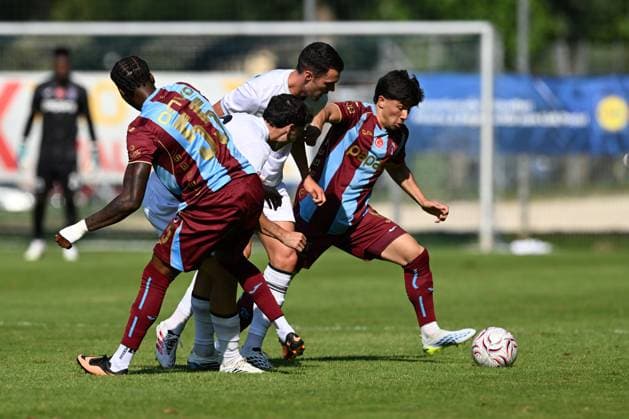 Trabzonspor v Udinese - Friendlies VILLACH, AUSTRIA - AUGUST 2: Benjamin Bouchouari (R) of Trabzonspor in action during friendlies between Trabzonspor and Udinese in Villach, Austria on August 2, 2026. Hasan Tascan Anadolu Villach Austria. Editorial use only. Please get in touch for any other usage.  Copyright: x2026xAnadoluxHasanxTascanx