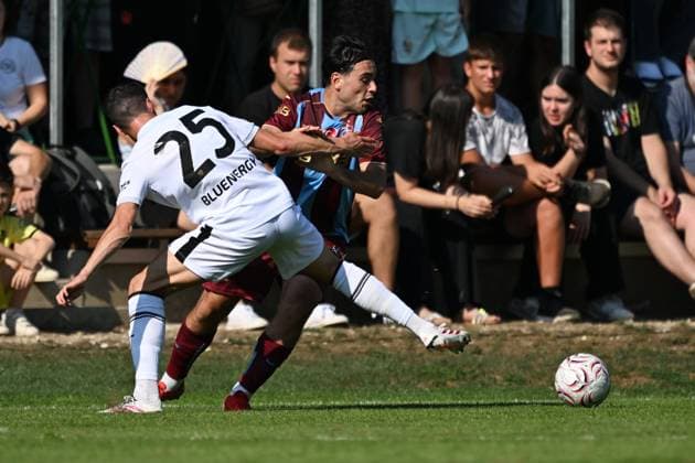 Trabzonspor v Udinese - Friendlies VILLACH, AUSTRIA - AUGUST 2: Aral Simsir (R) of Trabzonspor in action during friendlies between Trabzonspor and Udinese in Villach, Austria on August 2, 2026. Hasan Tascan Anadolu Villach Austria. Editorial use only. Please get in touch for any other usage.  Copyright: x2026xAnadoluxHasanxTascanx