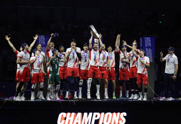 (260802) -- NINGBO, Aug. 2, 2026 -- Champions team of Poland celebrate during the awarding ceremony after the final match between Poland and the United States at the 2026 Volleyball Nations League (VNL) Men s Final Round in Ningbo, east China s Zhejiang Province, Aug. 2, 2026. (Photo by Xinhua) (SP)CHINA-NINGBO-VOLLEYBALL-VOLLEYBALL NATIONS LEAGUE-FINAL (CN) SuoxXianglu 