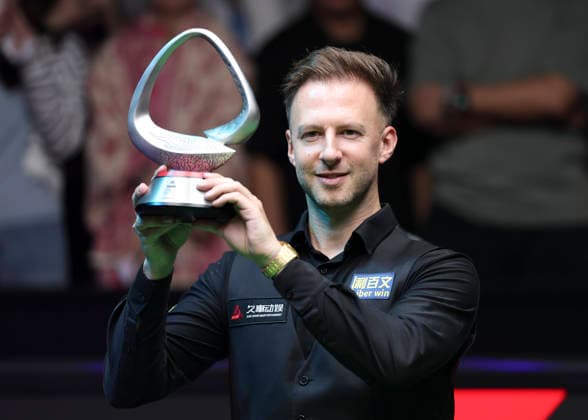 (260802) -- SHANGHAI, Aug. 2, 2026 -- Judd Trump poses with the trophy after winnig the final match between Judd Trump of England and Kyren Wilson of England at the World Snooker Shanghai Masters 2026 in Shanghai, east China, Aug. 2, 2026. ) (SP)CHINA-SHANGHAI-SNOOKER-SHANGHAI MASTERS 2026-FINAL (CN) ChenxHaoming 