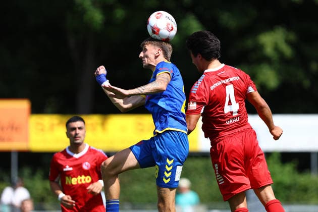 4 Fabian Grau (FC Eintracht Norderstedt), 28 Steffen Rohwedder (SV Atlas Delmenhorst) Fußball I Herren I Regionalliga Nord I Saison 2026-2027 I 1. Spieltag I FC Eintracht Norderstedt - SV Atlas Delmenhorst I 02.08.2026 I Edmund-Plambeck-Stadion *** 4 Fabian Grau, FC Eintracht Norderstedt, 28 Steffen Rohwedder SV Atlas Delmenhorst Men s Soccer I Regionalliga Nord I 2026–2027 Season I Matchday 1 I FC Eintracht Norderstedt vs. SV Atlas Delmenhorst I August 2, 2026 I Edmund Plambeck Stadium