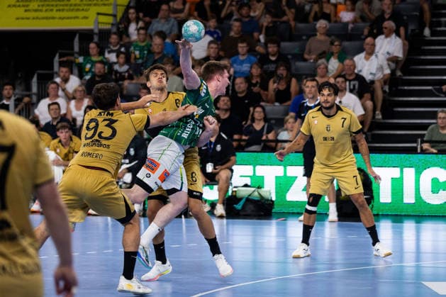Oskar NEUDECK (FRISCH AUF! Goeppingen, 02) erzielt ein Tor, Aktion, Torwurf GER, FRISCH AUF! Goeppingen vs. Sporting Lissabon, Handball, Testspiel Vorbereitung, Spielzeit 2026 2027, 02.08.2026, GER, FRISCH AUF! Goeppingen vs. Sporting Lissabon, Handball, Testspiel Vorbereitung, Spielzeit 2026 2027, 02.08.2026, Neu-Ulm *** Oskar NEUDECK, FRISCH AUF Goeppingen, No. 02, scores a goal, play, shot on goal, GER, FRISCH AUF Goeppingen vs. Sporting Lisbon, handball, preseason friendly, 2026–2027 season, August 2, 2026, GER, FRISCH AUF Goeppingen vs. Sporting Lisbon, handball, preseason friendly, 2026–2027 season, August 2, 2026, Neu Ulm Copyright: xEibnerxPressefoto OliverxSchmidtx EP_OST