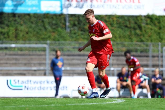 9 Lukas Krüger (FC Eintracht Norderstedt) Fußball I Herren I Regionalliga Nord I Saison 2026-2027 I 1. Spieltag I FC Eintracht Norderstedt - SV Atlas Delmenhorst I 02.08.2026 I Edmund-Plambeck-Stadion *** 9 Lukas Krüger FC Eintracht Norderstedt Soccer I Men s I Regionalliga Nord I 2026–2027 Season I Matchday 1 I FC Eintracht Norderstedt vs. SV Atlas Delmenhorst I August 2, 2026 I Edmund Plambeck Stadium