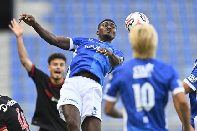 Genk s Rafiu Durosinmi fights for the ball during a friendly soccer game between Racing Genk vs FC Twente, on Sunday 02 August 2026 in Genk, in preparation of the upcoming 2026-2027 Belgian first division soccer season. JOHAN EYCKENS JohanxEyckens  x182626887x