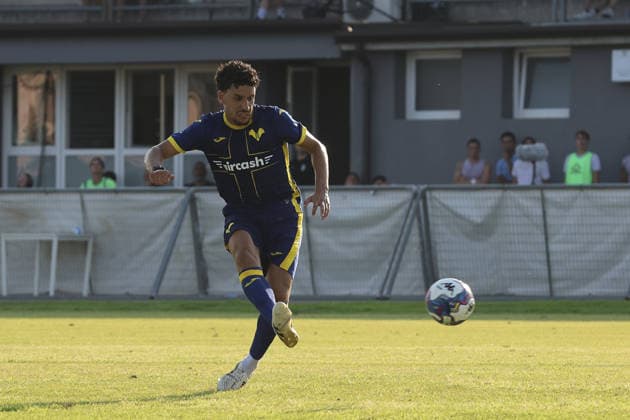 IPA87193928 - Abdou Harroui of Hellas Verona FC scores a goal during the match between Hellas Verona FC and Calcio Lecco 1912, the 4th preseason friendly, at the Campo Sportivo Comunale in Villafranca di Verona (VR), on August 2, 2026.  Copyright: xDavidexCasentini IPAxSportx xx 87193928