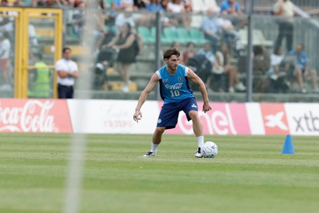 SSC Napoli preseason 2026-27 in Castel Di Sangro Napoli s Scottish midfielder Billy Gilmour during SSC Napoli s 2026-27 preseason training camp in Castel Di Sangro, Abruzzo, Italy. August, 02, 2026. _BPH1582 Copyright: xAntonioxBalascox