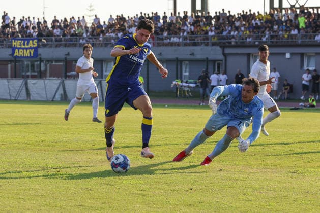 SOCCER - Friendly Match - Hellas Verona vs. Lecco Photo by IPA ABACAPRESS.COM87193934 - Samuele Mulattieri of Hellas Verona FC scores a goal during the match between Hellas Verona FC and Calcio Lecco 1912, the 4th preseason friendly, at the Campo Sportivo Comunale in Villafranca di Verona (VR), on August 2, 2026. Verona Italy  Copyright: xIPAxSport ABACAx