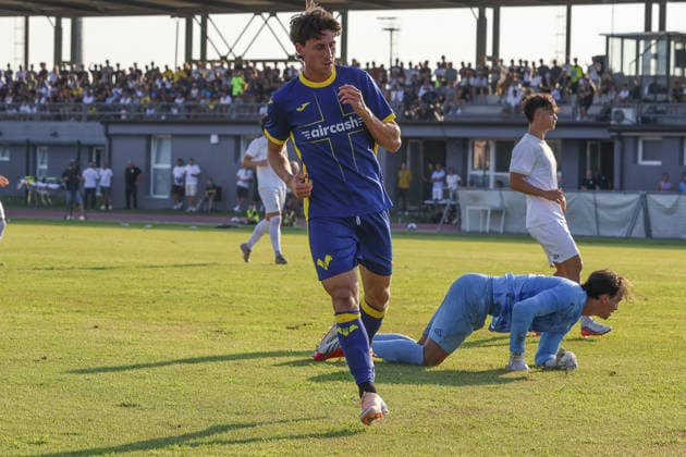 SOCCER - Friendly Match - Hellas Verona vs. Lecco Photo by IPA ABACAPRESS.COM87193942 - Samuele Mulattieri of Hellas Verona FC scores a goal during the match between Hellas Verona FC and Calcio Lecco 1912, the 4th preseason friendly, at the Campo Sportivo Comunale in Villafranca di Verona (VR), on August 2, 2026. Verona Italy  Copyright: xIPAxSport ABACAx