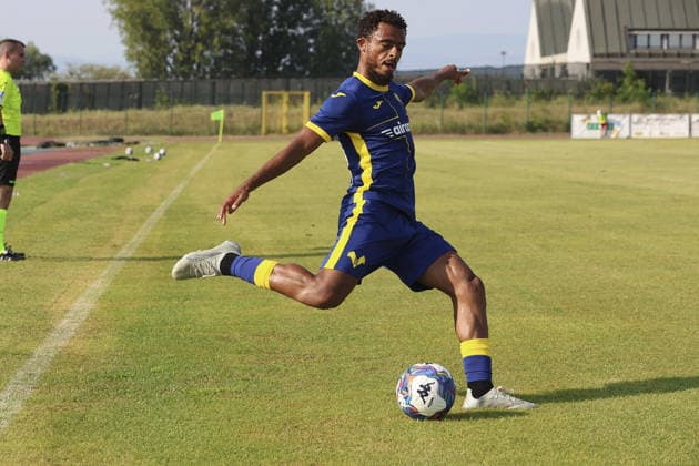 SOCCER - Friendly Match - Hellas Verona vs. Lecco Photo by IPA ABACAPRESS.COM87193944 - Antoine Joseph Bernede of Hellas Verona FC plays the ball during the Hellas Verona FC vs. Calcio Lecco 1912 match, the 4th Test Match, at the Campo sportivo Comunale in Villafranca di Verona (VR), on August 2, 2026. Verona Italy  Copyright: xIPAxSport ABACAx