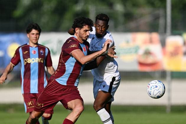 Trabzonspor v Udinese - Friendlies VILLACH, AUSTRIA - AUGUST 2: Samet Akaydin (L) of Trabzonspor in action during friendlies between Trabzonspor and Udinese in Villach, Austria on August 2, 2026. Hasan Tascan Anadolu Villach Austria. Editorial use only. Please get in touch for any other usage.  Copyright: x2026xAnadoluxHasanxTascanx