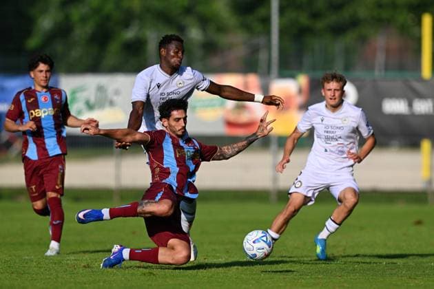 Trabzonspor v Udinese - Friendlies VILLACH, AUSTRIA - AUGUST 2: Samet Akaydin (L) of Trabzonspor in action during friendlies between Trabzonspor and Udinese in Villach, Austria on August 2, 2026. Hasan Tascan Anadolu Villach Austria. Editorial use only. Please get in touch for any other usage.  Copyright: x2026xAnadoluxHasanxTascanx