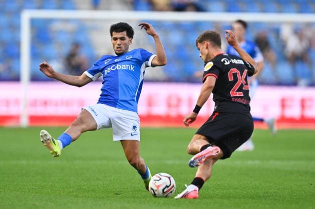Genk s Zakaria El Ouahdi and Twente s Krzysztof Kurowski fight for the ball during a friendly soccer game between Racing Genk vs FC Twente, on Sunday 02 August 2026 in Genk, in preparation of the upcoming 2026-2027 Belgian first division soccer season. JOHAN EYCKENS JohanxEyckens  x182630277x