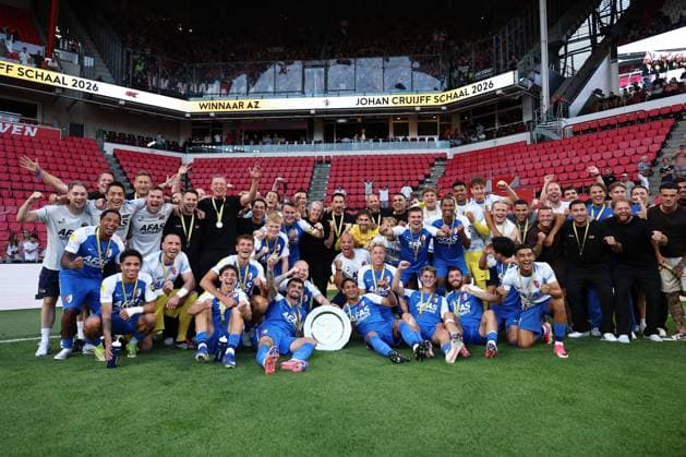 EINDHOVEN , 02-08-2026 , Philips Stadium , Dutch football Johan Cruijff Schaal season 2026 2027, Match between PSV - AZ , picture shows , AZ players celebrating the winning off the Johan Cruijf Schaal PSV - AZ (JC Cup)  x205412935x Copyright: