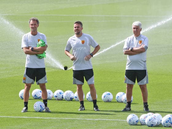 IPA87195198 - Cardiff, July 31, 2026. AS Roma training sessions at the 2026–2027 training camp. Pictured: Gasperini with the staff (Photo by Gino Mancini)  Copyright: xGinoxMancini IPAxSportx xx 87195198