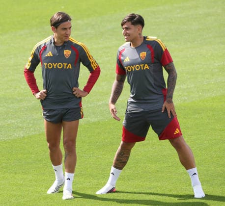 IPA87195197 - Cardiff, July 31, 2026. AS Roma training sessions at the 2026–2027 training camp. Pictured: Dybala, Castro& xD; (Photo by Gino Mancini)  Copyright: xGinoxMancini IPAxSportx xx 87195197