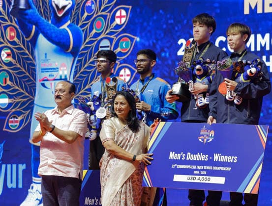 RECORD DATE NOT STATED 22nd Commonwealth Table tennis, Tischtennis Championship 2026 New Delhi, Aug 02 (ANI): Delhi Chief Minister Rekha Gupta confers trophies to Malaysia s Wong Qi Shen Choong Javen, and India s Manav Thakkar Manush Shah who won Gold and Silver respectively, in the Men s doubles at 22nd Commonwealth Table Tennis Championship 2026, in New Delhi on Sunday. Cabinet Minister Ashish Sood also present. (@gupta_rekha X ANI Photo) New Delhi Delhi India Copyright: xANIx ANI_20260802350