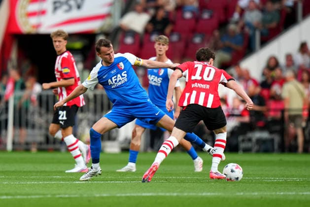Johan Cruijff Schaal XXX: PSV Eindhoven - AZ Alkmaar Eindhoven - Peer Koopmeiners of AZ Alkmaar, Paul Wanner of PSV Eindhoven during the final of the Johan Cruijff Schaal XXX. The official start of the 2026 2027 season. The match is set between PSV Eindhoven and AZ Alkmaar at Philips Stadion on 2 August 2026 in Eindhoven, The Netherlands. (Hero Images Nick Koole) Copyright: xNickxKoolex